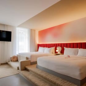 1 Nuit à l'Hôtel Rose + Souper au resto (Valeur de 500$) item