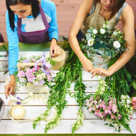Flower arrangement workshop for 8 people item