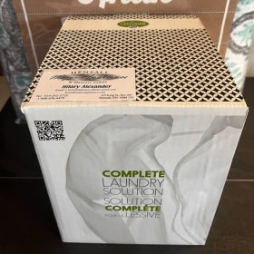 HH1 - Double/Queen Quilt Set & Laundry Detergent item