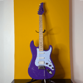 Electric guitar autographed by Shakira item