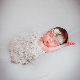 Service - Newborn baby session with Kate Duffy Photography item