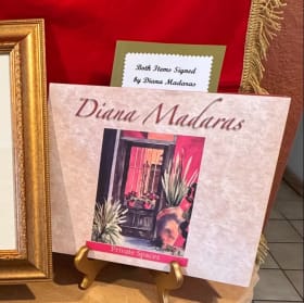 Diana Madaras Set item