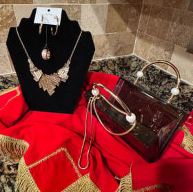 Zara Designer Purse Set and 150.00 gadabout GC item