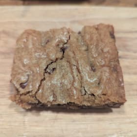 TO GO Chocolate Chip and Caramel Blondies item