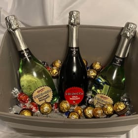 “Moscato Madness” Gift Basket item