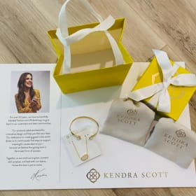 Kendra Scott Jewelry item