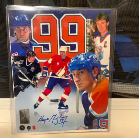 Signed Wayne Gretzky Print item