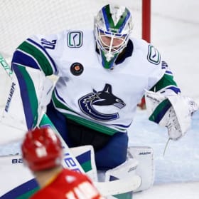 Vancouver Canucks - Autographed Hockey Stick item