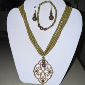 Broken 2 Beautiful Green Jewelry Set (Value $45) item