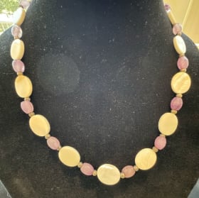 Alternating Elegance- Necklace item