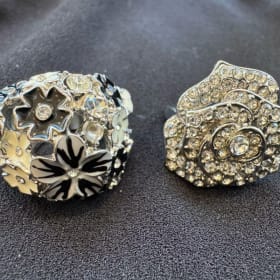 Gem-encrusted Floral Ring - small size item