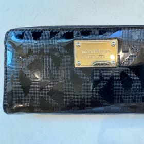 Michael Kors Wallet item