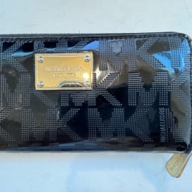 Michael Kors Wallet item