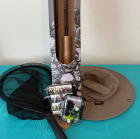 🎣 Fly Fishing Adventure Basket – Featuring Handmade Flies item