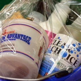 Pig-ture Perfect Showman Basket item