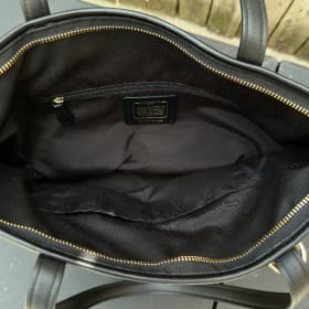 Chic Coach City Tote – Classic & Timeless! item