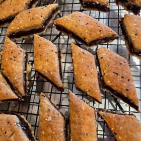Large Basket: Traditional Maamoul and Palestinian Makrouta item