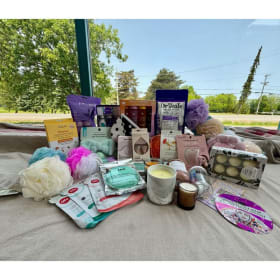 1/2T Basket: Pure Indulgence Spa Kit item