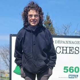 Chandail à capuchon (Hoodie) noir (Small) item