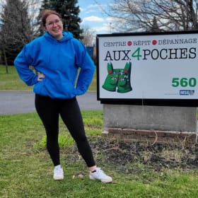 Chandail à capuchon (Hoodie) bleu (Large) item