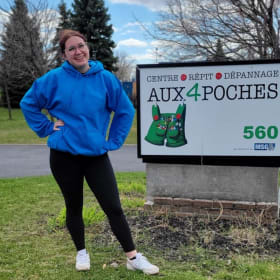 Chandail à capuchon (Hoodie) bleu (Small) item