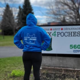 Chandail à capuchon (Hoodie) bleu (Small) item