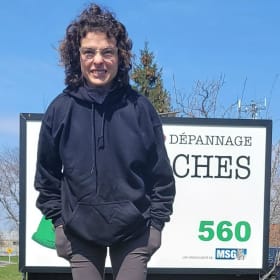 Chandail à capuchon (Hoodie) noir (X-large) item