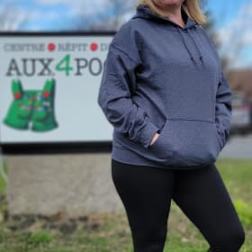 Chandail à capuchon (Hoodie) gris (Medium) item