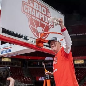 Autographed Greg Gard Basketball item