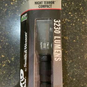 Smith and Wesson Super Bright LED Flashlight item