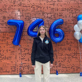 746 Hoodie - zip up item