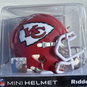Noah Gray mini helmet item
