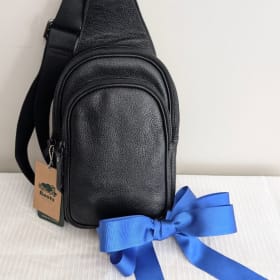 Roots leather crossbody purse item