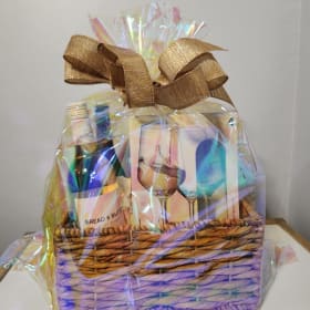 🍷 Wine and Glasses Gift Basket! item