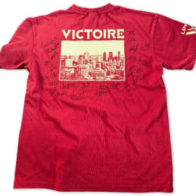 Signed Victoire Team T-Shirt item