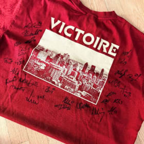 Signed Victoire Team T-Shirt item