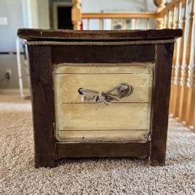 Cedar Hope Chest - Western item