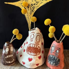 Three screaming Ghost pots item