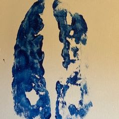 Giraffe Hoof Print item