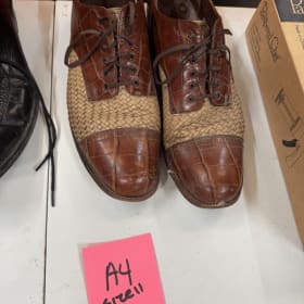 A4- Used Size 11 Men’s Brown Dress Shoes item