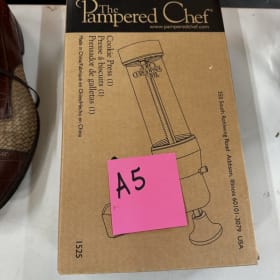 A5-New Pampered Chef Cookie Press item