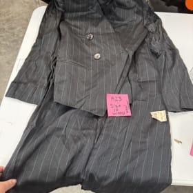 A23-  Size 14 Suit new with tags item