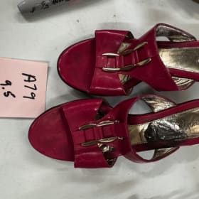 A79- heels size 9.5 used item