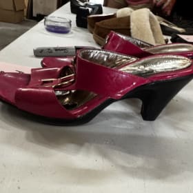 A79- heels size 9.5 used item