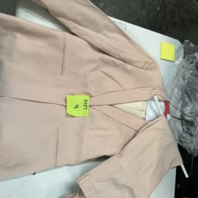 A137 nice size 4 pant suit item