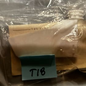 T18- Pampered Chef Pie Gate NIP item