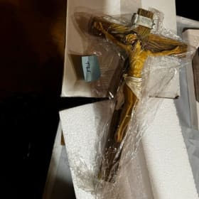 T25 NIB Resin Jesus on Cross item