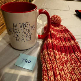 T40 New mug and winter hat item
