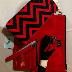 T41 New red cross body bag, card case and clutch bag item
