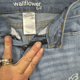 T52 Youth size 10 jeans wallflower item